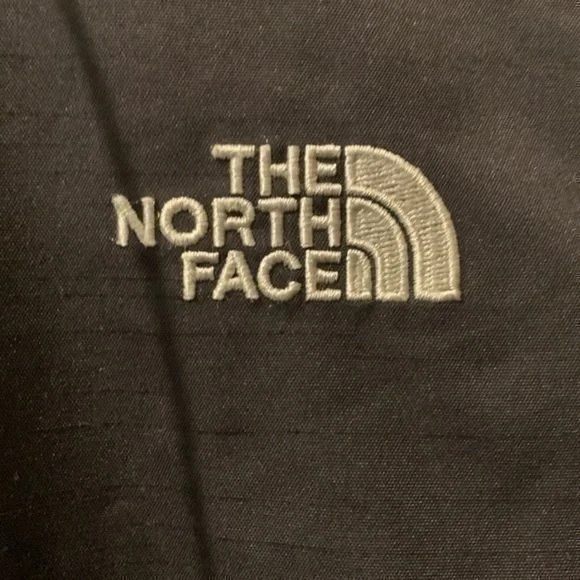 The North Face black hooded jacket dryvent - Picture 4 of 12